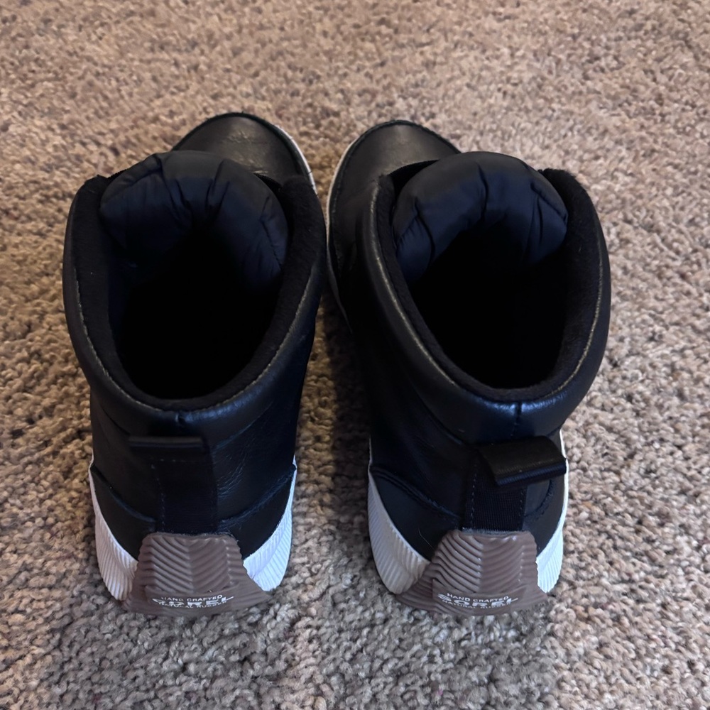 SOREL Out N About Plus Mid Leather Ankle Boots size 8 - Picture 5 of 6